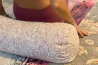 BOLSTER ORNAMENT starorůžový - plněný pohankou